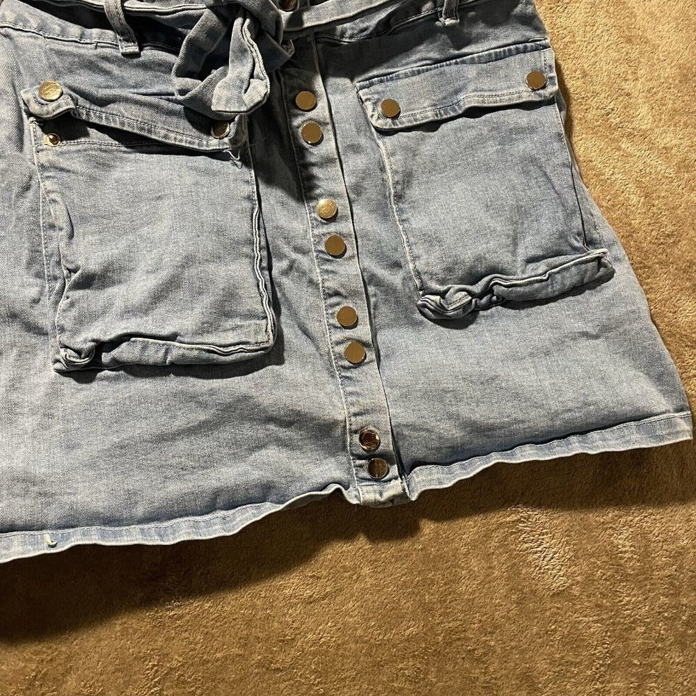 Fashion Nova Skirt Women's Size XL Jean Mini Light Wash Denim Buttons Pockets